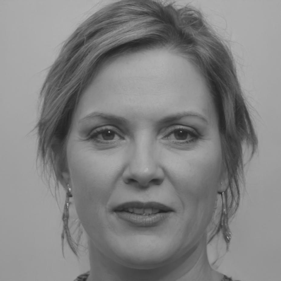 Portrait of Soraya Wickenberg, our lead investment educator